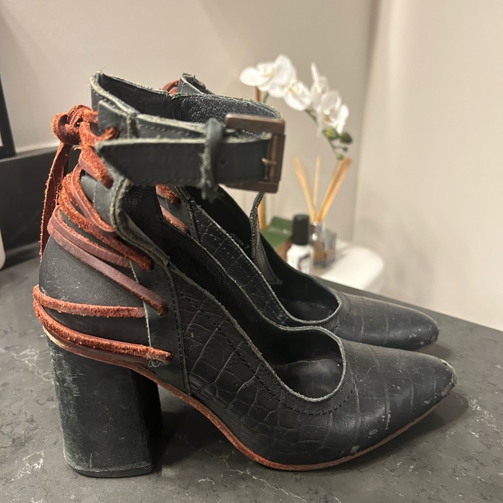 Freebird by Steven Jillian Black Croco Print Leather Heels